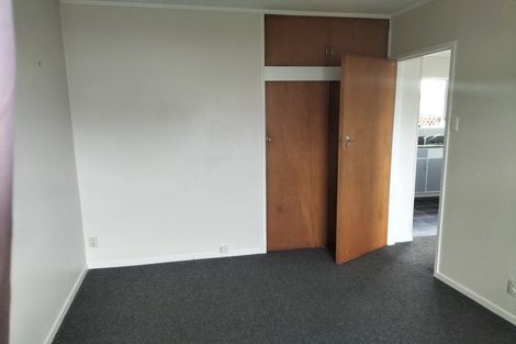 Photo of property in 5/25 West Coast Road, Glen Eden, Auckland, 0602