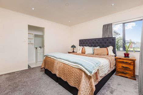 Photo of property in 5 Footwide Place, Weymouth, Auckland, 2103