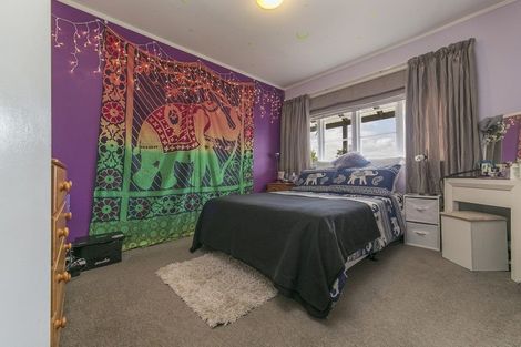 Photo of property in 18 School Road, Riverhead, 0820