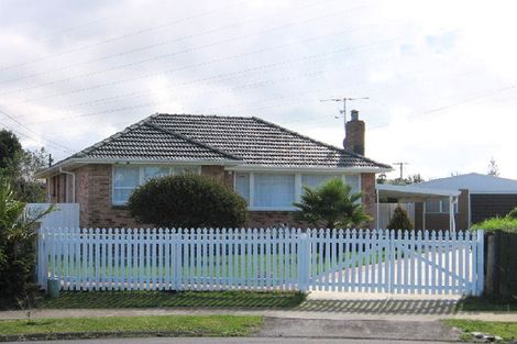 Photo of property in 4 Dale Crescent, Pakuranga, Auckland, 2010