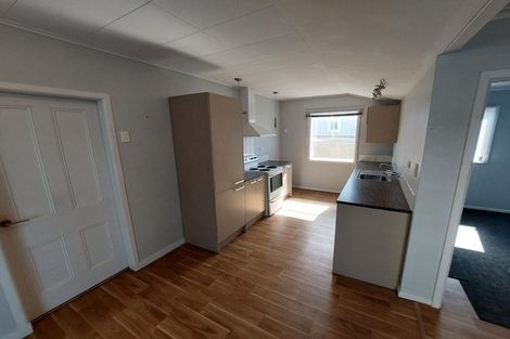 Photo of property in 90 Olliviers Road, Phillipstown, Christchurch, 8011