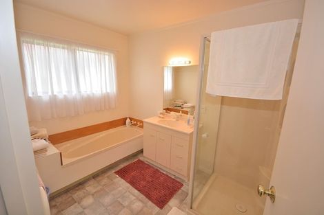 Photo of property in 125 Queens Road, Waikanae Beach, Waikanae, 5036