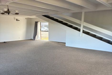 Photo of property in 2/48 Tree View Avenue, Glenfield, Auckland, 0629