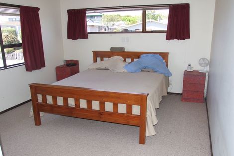 Photo of property in 2 Kempton Place, Richmond Heights, Taupo, 3330