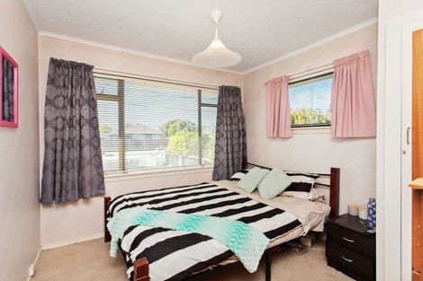Photo of property in 15 Emlyn Place, Avondale, Christchurch, 8061