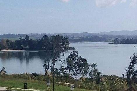 Photo of property in 59 Tahuna Minhinnick Drive, Glenbrook, 2681