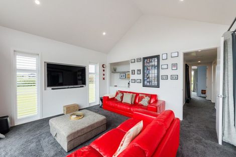 Photo of property in 12 Colquhoun Way, Kelvin Grove, Palmerston North, 4470