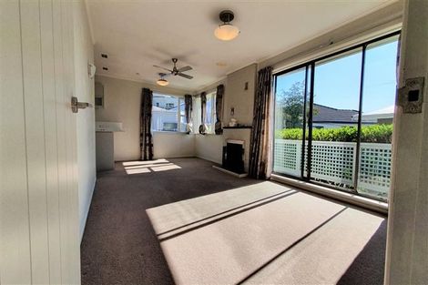 Photo of property in 1/26 Becroft Drive, Forrest Hill, Auckland, 0620