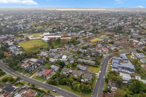 Photo of property in 10 Awaroa Road, Sunnyvale, Auckland, 0612