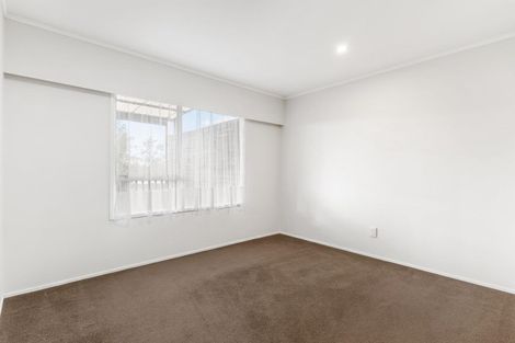 Photo of property in 1/1 Dalwhinnie Parade, Highland Park, Auckland, 2010