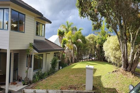 Photo of property in 19 Mandeville Place, Unsworth Heights, Auckland, 0632