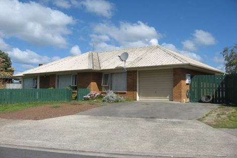 Photo of property in 6 Corkill Place, Papakura, 2110