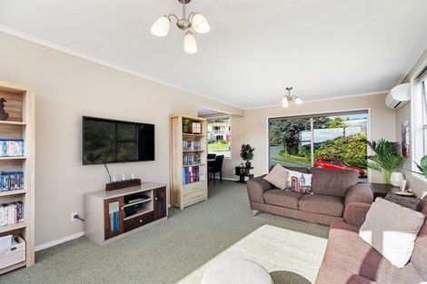 Photo of property in 11 Nuffield Street, Tawa, Wellington, 5028