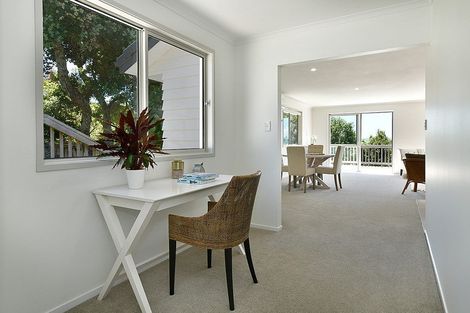 Photo of property in 966b Whangaparaoa Road, Manly, Whangaparaoa, 0930