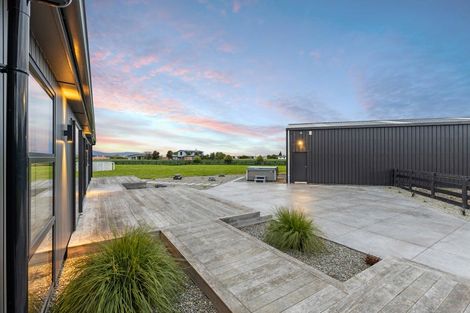 Photo of property in 77 Aranui Road, Kairanga, Palmerston North, 4475