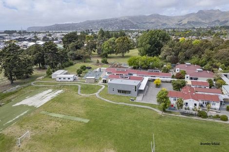 Photo of property in 2/18 Kawau Crescent, Bromley, Christchurch, 8062