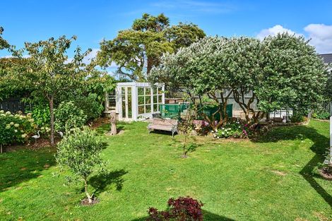 Photo of property in 7 Lochiel Road, Khandallah, Wellington, 6035