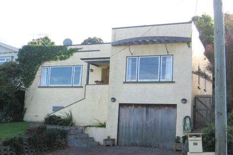 Photo of property in 17 Woodvale Grove, Fairfield, Lower Hutt, 5011