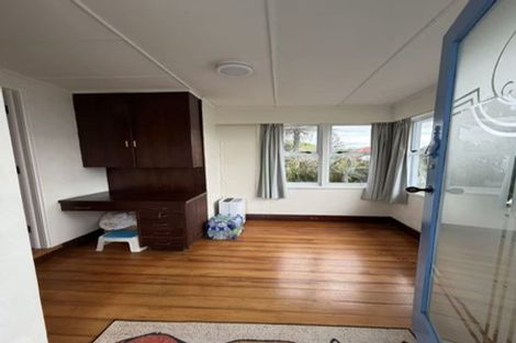 Photo of property in 8 Nikau Street, New Lynn, Auckland, 0600