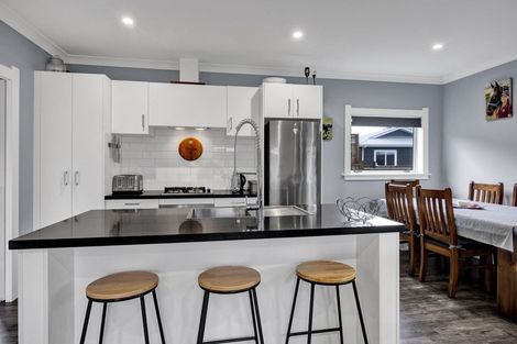 Photo of property in 4 Manatu Lane, Inglewood, 4330