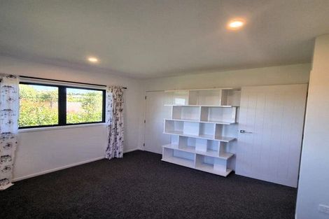 Photo of property in 6 Laly Haddon Place, Matakana, Warkworth, 0985