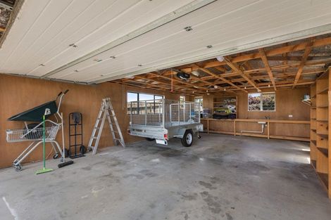 Photo of property in 2 Denby Close, Athenree, Katikati, 3177