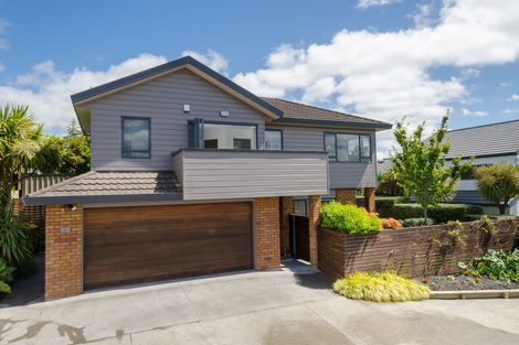 Photo of property in 14 Lesa Annis Place, Henderson, Auckland, 0612