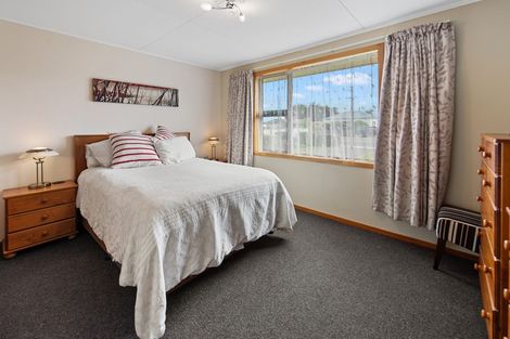 Photo of property in 47 Seaward Road, Edendale, 9825