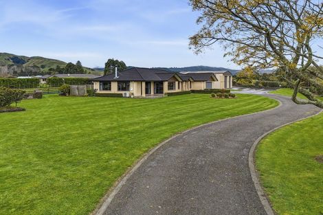 Photo of property in 53 Pohutukawa Drive, Levin, 5571