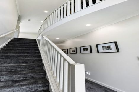 Photo of property in 4 Puriri Boulevard, Orewa, 0931