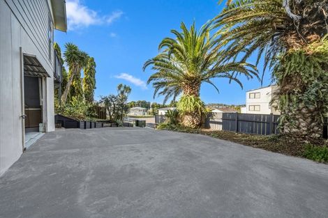 Photo of property in 10 Celeste Place, Totara Vale, Auckland, 0627