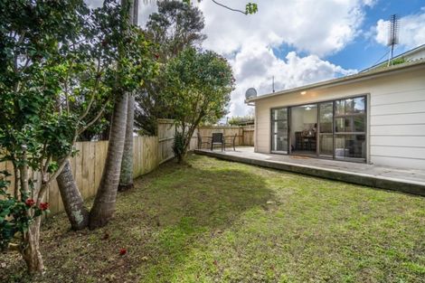 Photo of property in 1/34 Drome View Place, Beach Haven, Auckland, 0626
