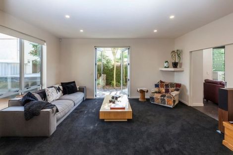 Photo of property in 1 Medbury Terrace, Fendalton, Christchurch, 8041