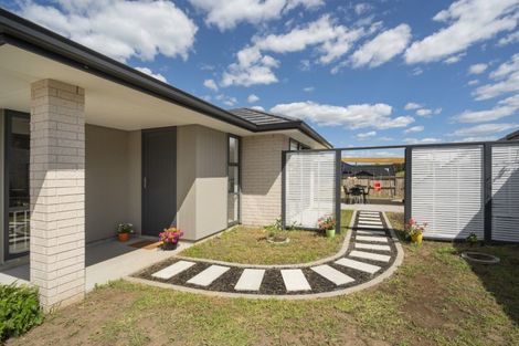 Photo of property in 4 Oyster Place, Omokoroa, 3114