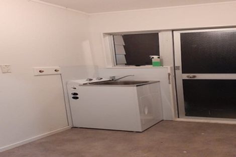 Photo of property in 2/28 Lilburn Crescent, Massey, Auckland, 0614