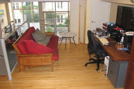 Photo of property in Stadium Garden Flats, 104/107 Thorndon Quay, Pipitea, Wellington, 6011