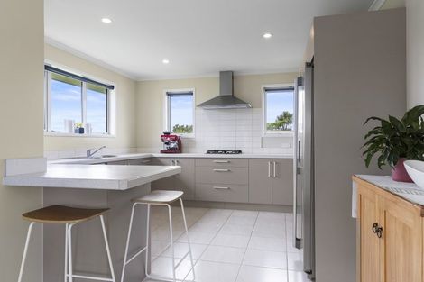 Photo of property in 100 Estuary View, Whangamata, 3620