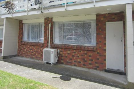 Photo of property in 2/246 Main Road, Tawa, Wellington, 5028