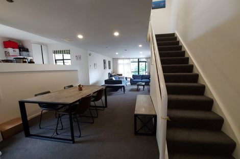 Photo of property in 1/2 Malcolm Lane, Thorndon, Wellington, 6011