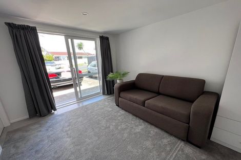 Photo of property in 1/66 Takutai Avenue, Half Moon Bay, Auckland, 2012