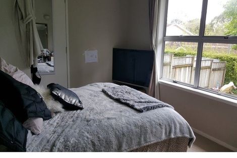 Photo of property in 1/236 Glamorgan Drive, Northcross, Auckland, 0630