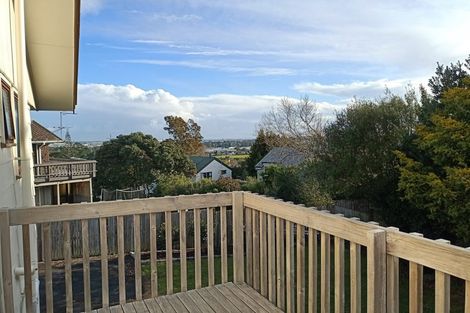 Photo of property in 137 Bradbury Road, Botany Downs, Auckland, 2010