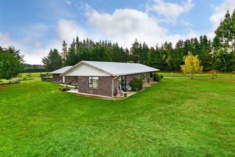 Photo of property in 7 Scarlett Oak Drive, West Melton, Christchurch, 7671