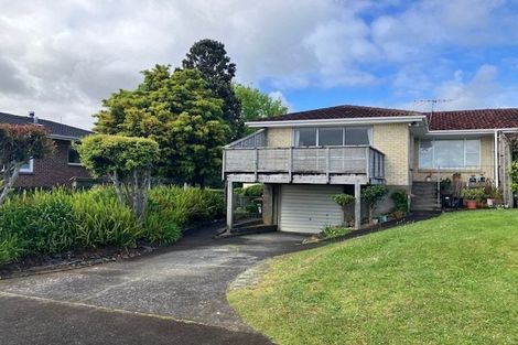 Photo of property in 73 Mellons Bay Road, Mellons Bay, Auckland, 2014