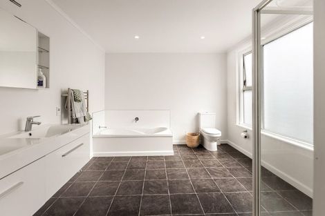 Photo of property in 8 Lemnos Avenue, Karori, Wellington, 6012