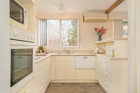 Photo of property in 4a Dowling Grove, Silverstream, Upper Hutt, 5019