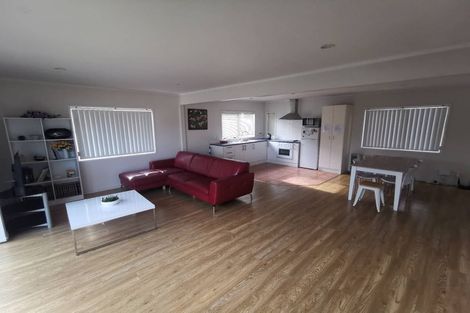 Photo of property in 2/242 Pakuranga Road, Pakuranga Heights, Auckland, 2010