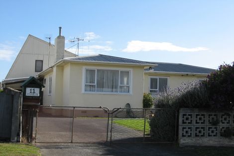 Photo of property in 11 Omori Place, Castlecliff, Whanganui, 4501