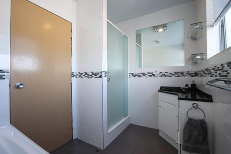 Photo of property in 8 Home Street, Winton, 9720