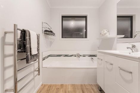 Photo of property in 15 Piata Street, Papamoa Beach, Papamoa, 3118